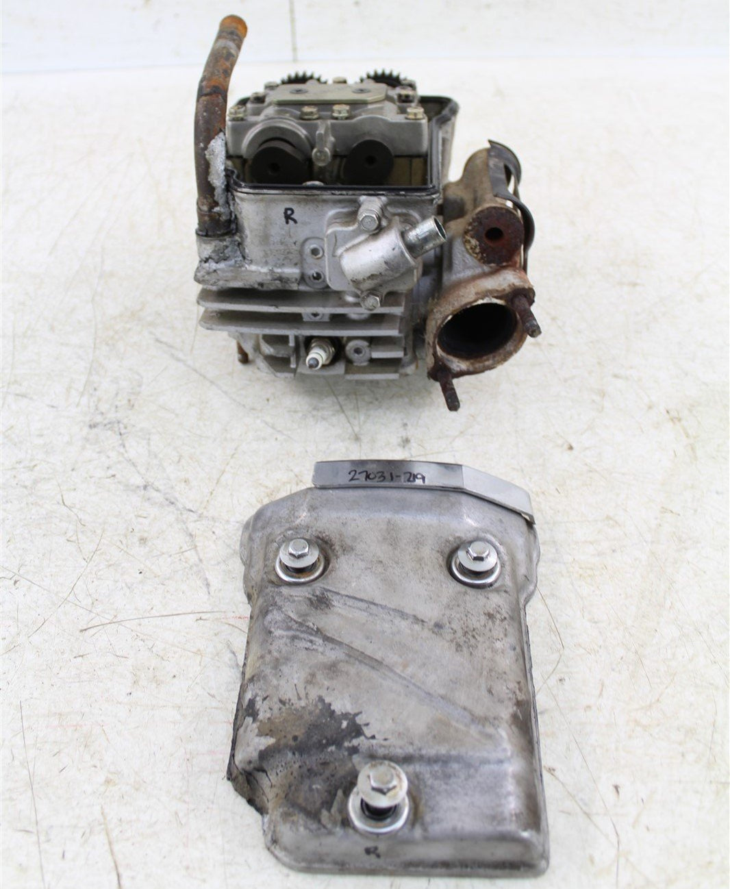 1990 Kawasaki Vulcan 750 Rear Cylinder Head w/ Camshafts Cams Valve Cover