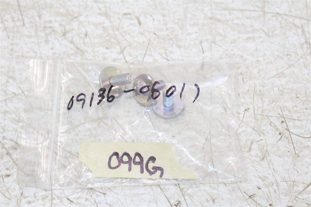 NOS Genuine Suzuki 1996-2003 DR 200 200SE Side Cover Screw OEM QTY:3