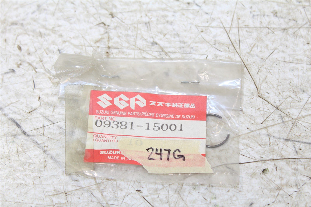NOS Genuine Suzuki Circlip Clip NEW OEM GSXR 750 RM 125 NEW OEM 09381-15001 QTY1