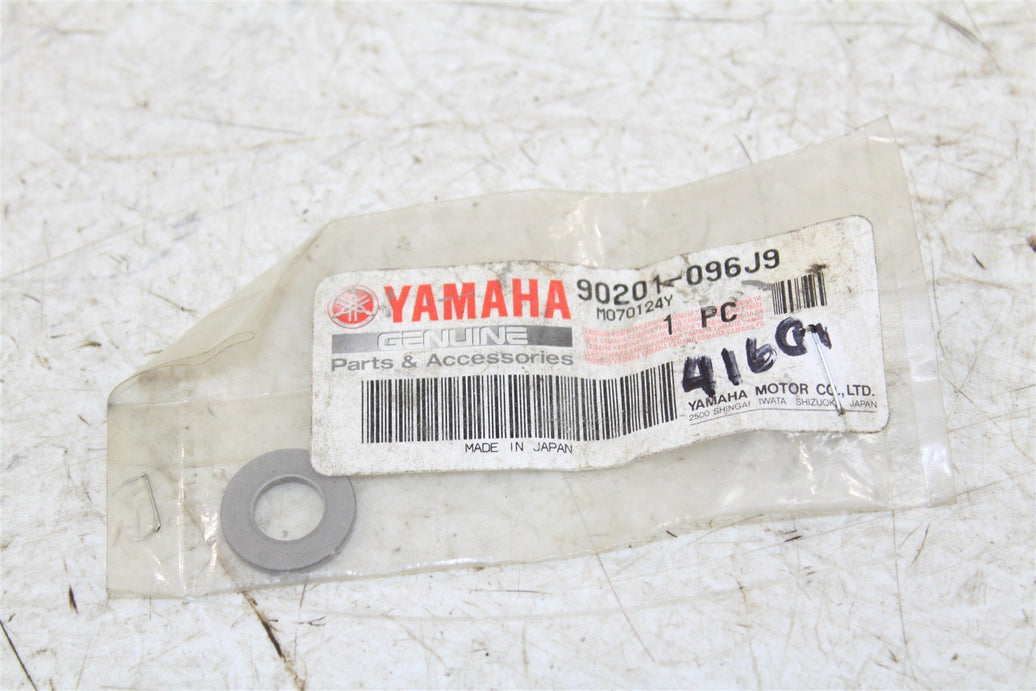 NOS Genuine Yamaha Plate Washer NEW 90201-096J9 // 416G