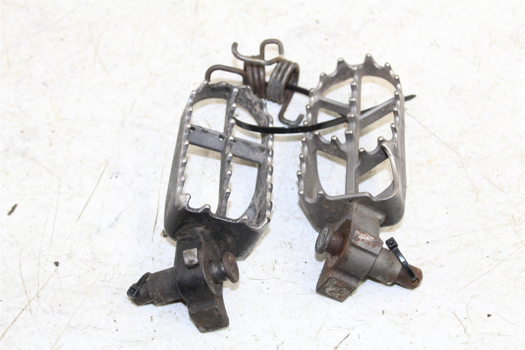 2001 Yamaha YZ 125 Foot Pegs Set Hardware Springs Rests 55067