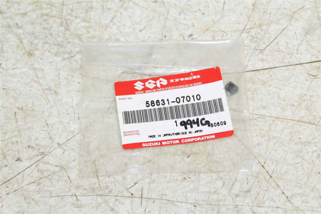 NOS Genuine Suzuki Throttle Cable Pin Cap 58631-07010 NEW 994G