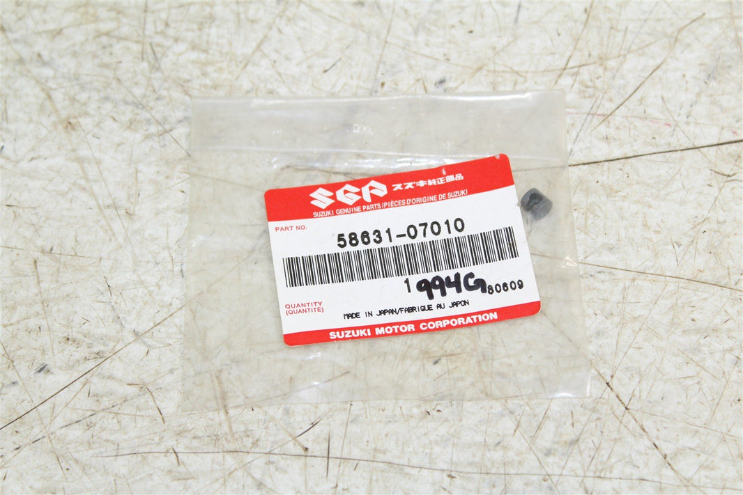 NOS Genuine Suzuki Throttle Cable Pin Cap 58631-07010 NEW 994G