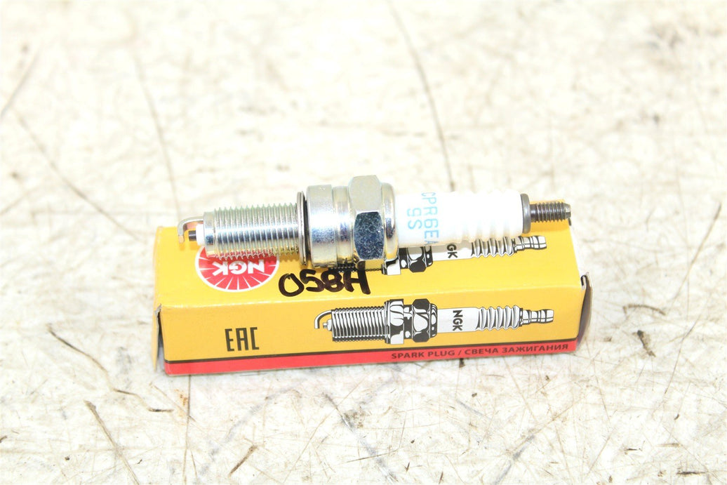 NGK Spark Plug CPR6EA-9S NEW 058H