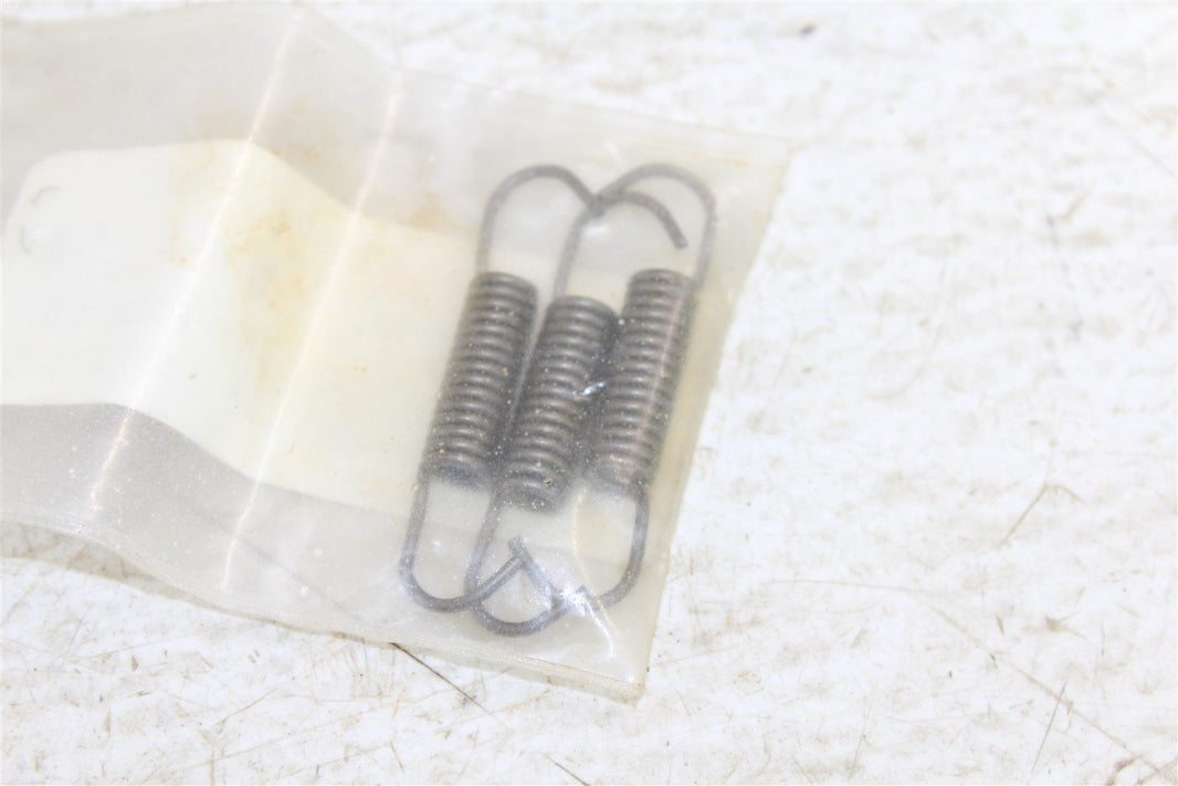 NOS Genuine Yamaha Tension Spring YDS5 YTM200 YFM200 BW200 QTY:3 90506-15260
