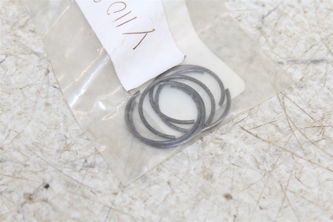 NOS Genuine Yamaha Inner Circlip 93450-24028-00 NEW NOS QTY:5