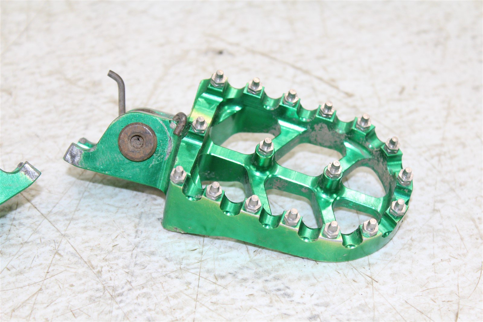 2007 Kawasaki KX 250F Foot Pegs Set Hardware Springs Rests