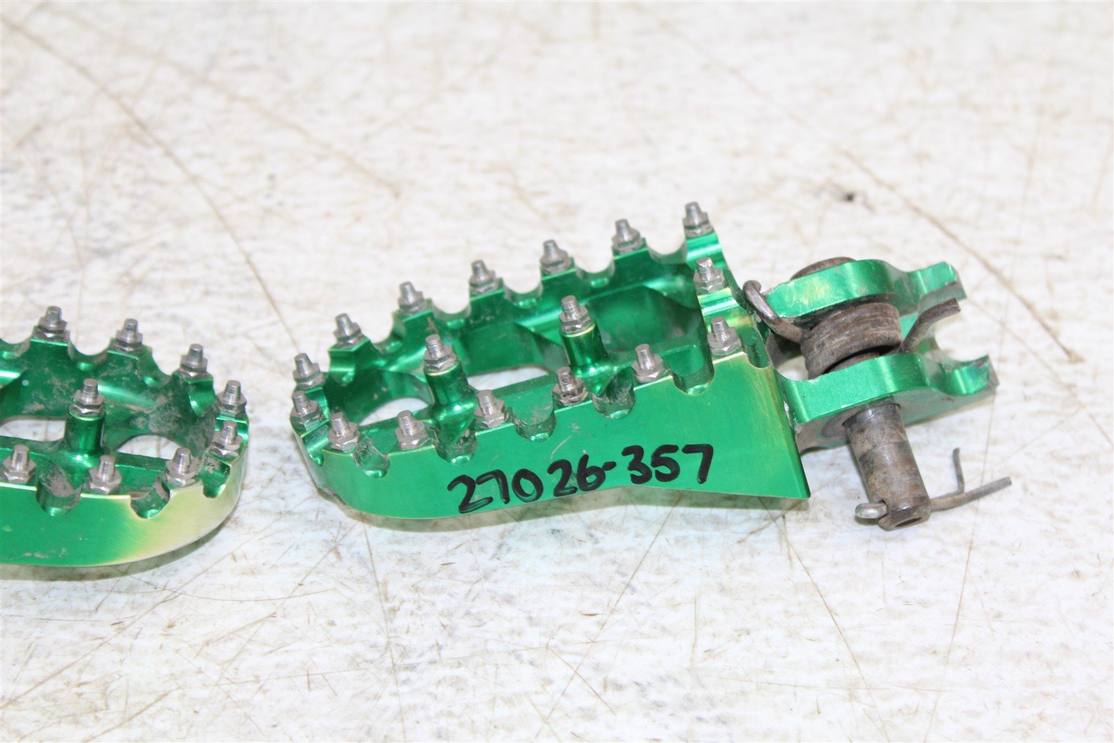 2007 Kawasaki KX 250F Foot Pegs Set Hardware Springs Rests