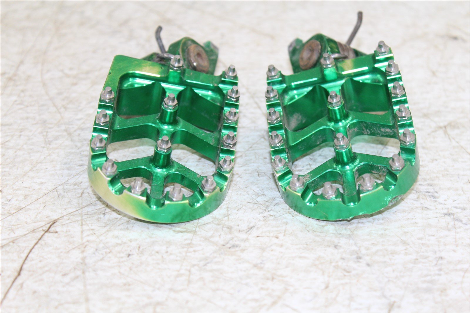 2007 Kawasaki KX 250F Foot Pegs Set Hardware Springs Rests