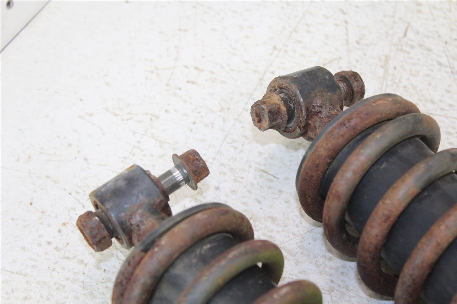 2003 Yamaha Grizzly 660 4x4 Rear Shocks Springs Absorbers