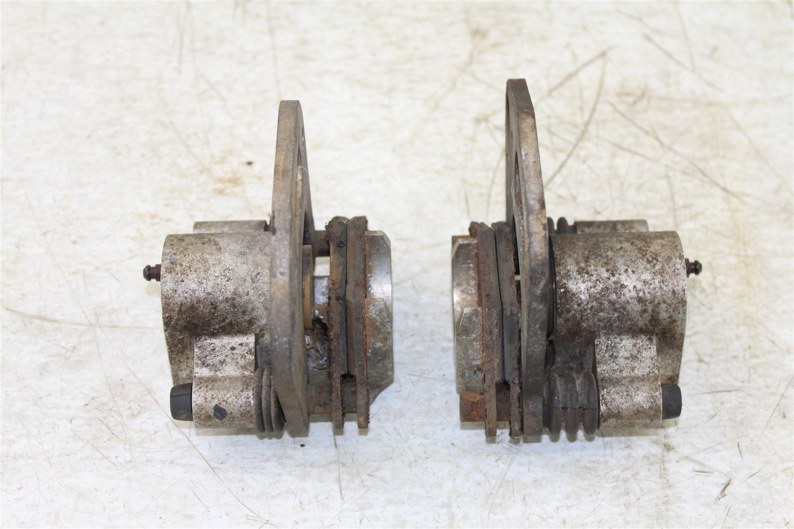1999 Polaris Xplorer 400 4x4 Front Brake Calipers Set Left Right
