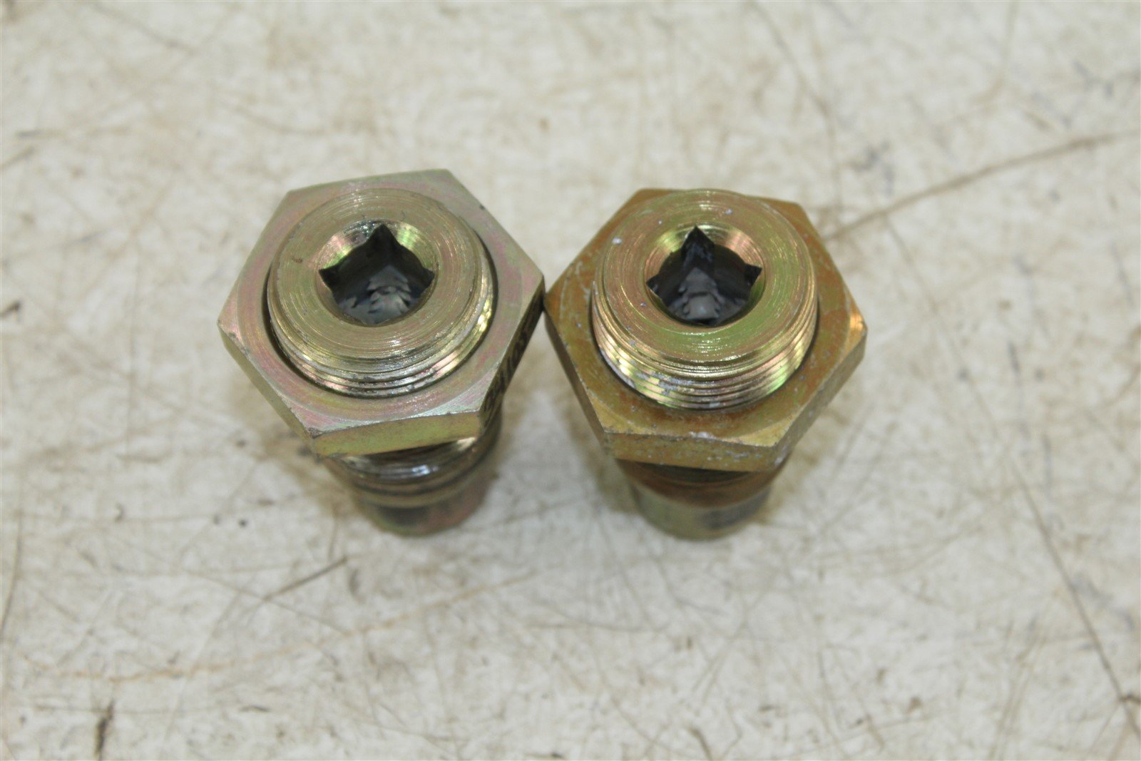 2000 Polaris Magnum 325 4x4 Swingarm Bolts Swing Arm Dust Caps