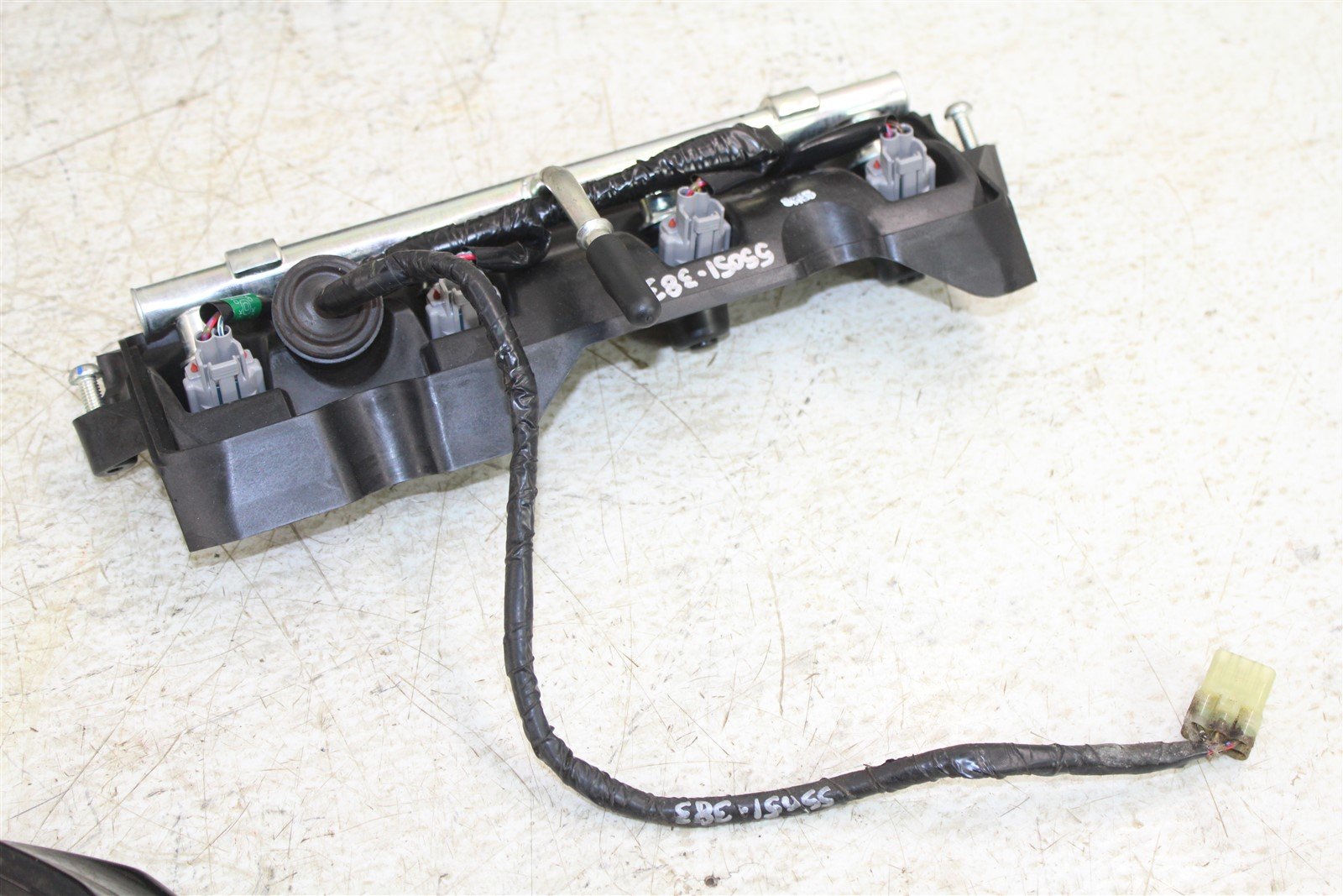 2009 Yamaha YZF R6 Fuel Rail w/ Injectors Wire Harness