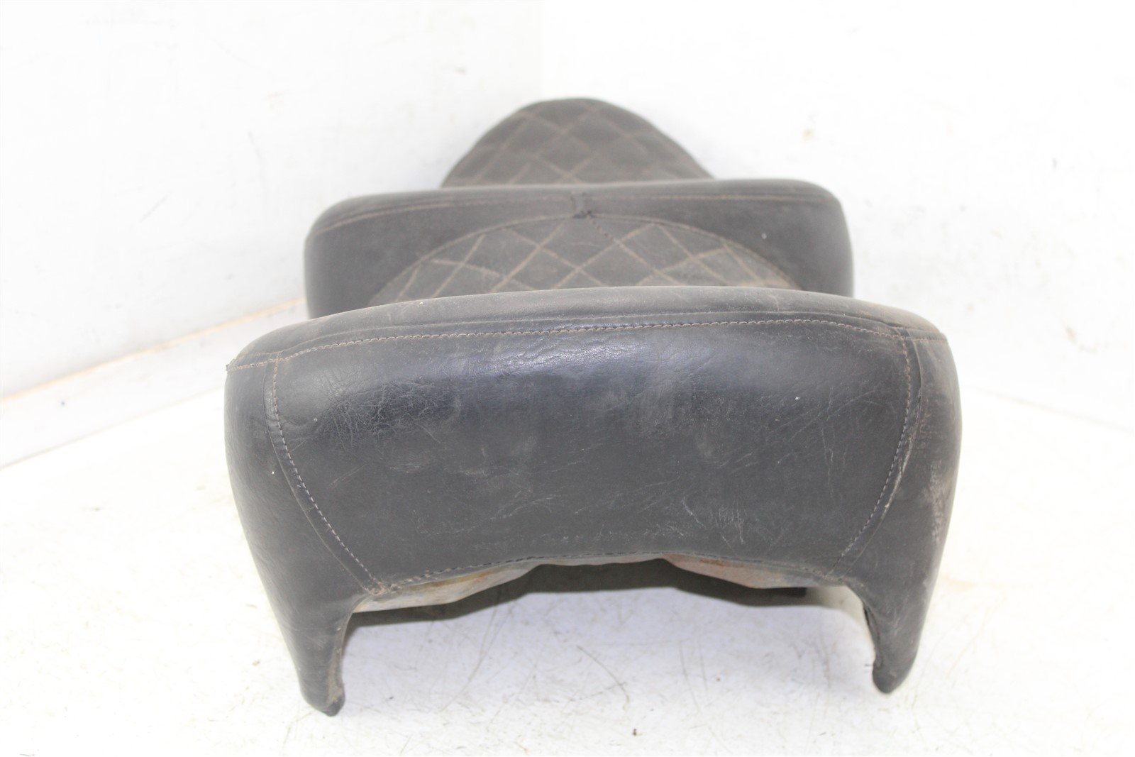 1977 Suzuki GS 750 Seat