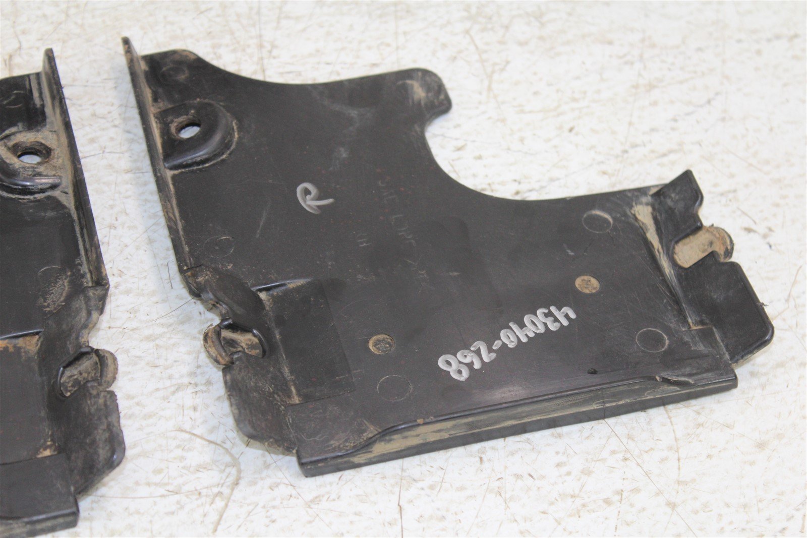 1999 Suzuki Quad Runner LT-F 500 Plastic Inner Fender Side Panels Left Right