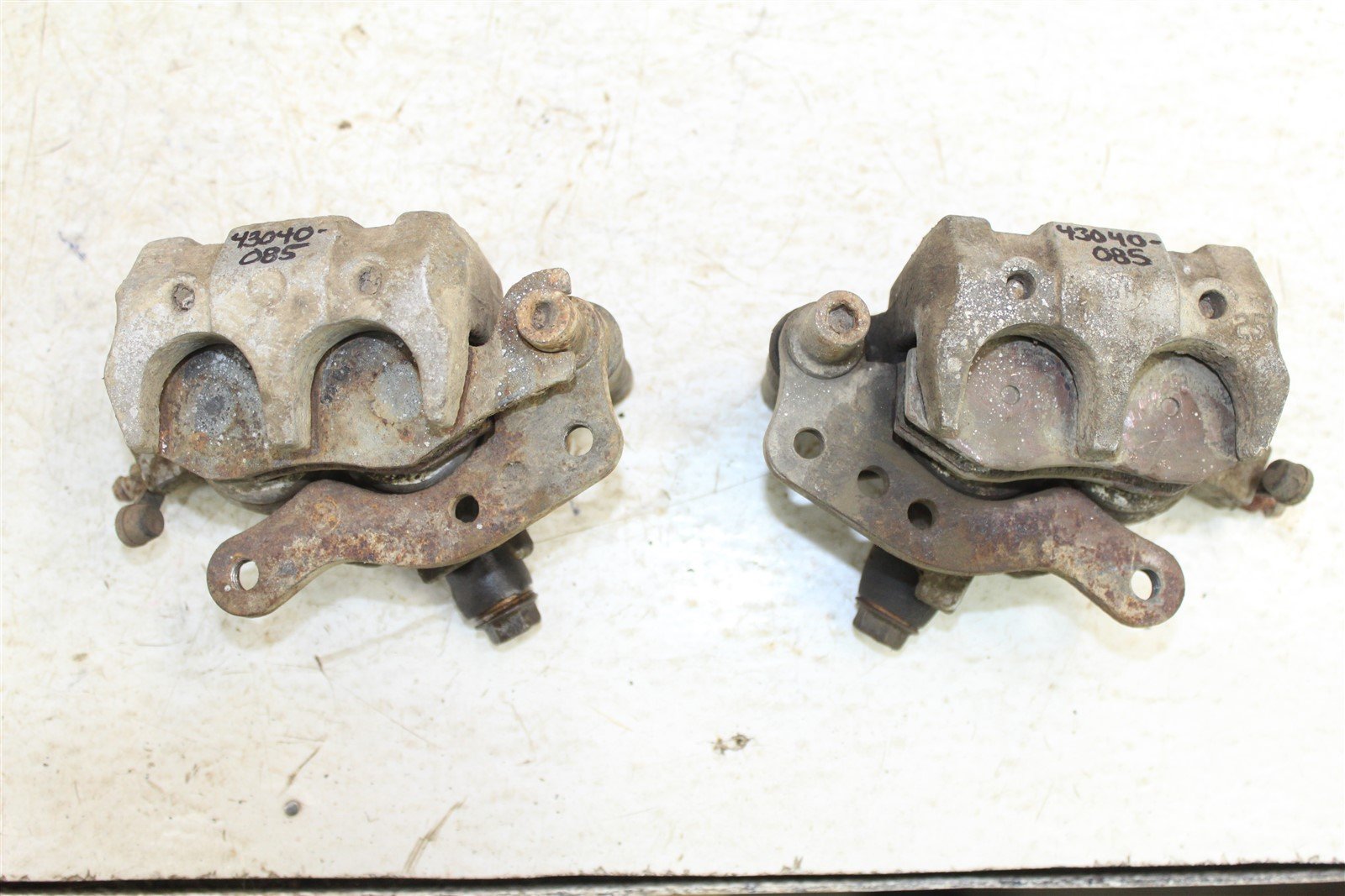 1999 Suzuki Quad Runner LT-F 500 Front Brake Calipers Set Left Right
