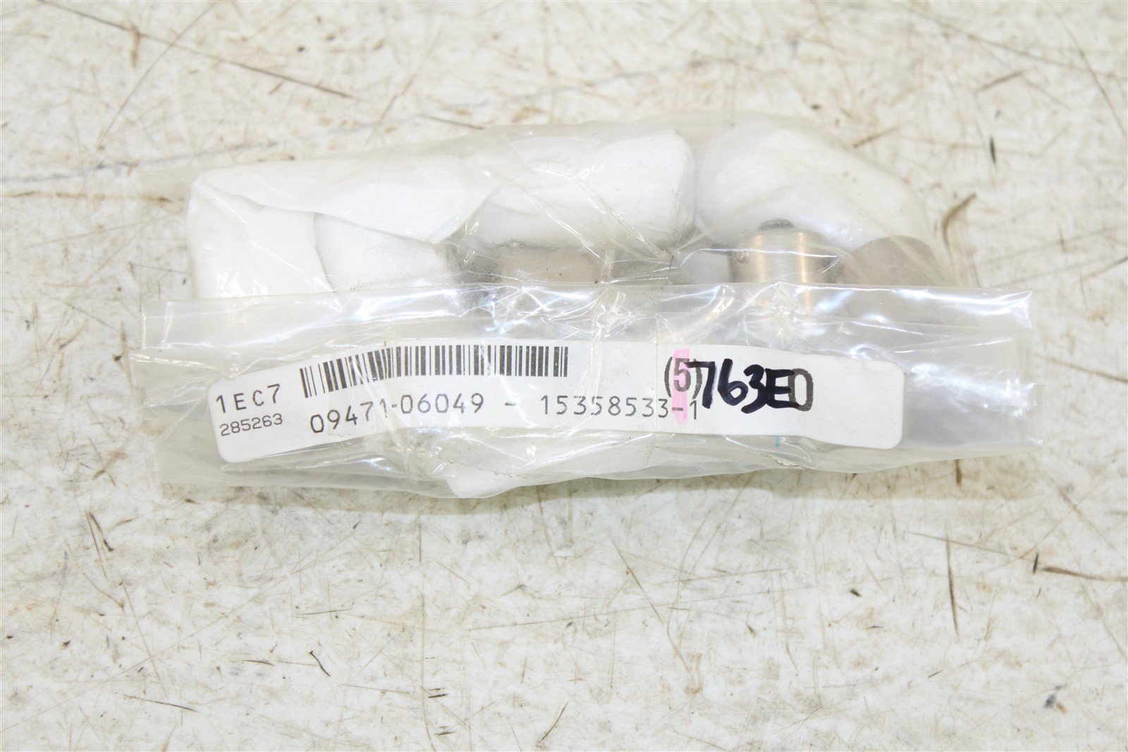 NOS Suzuki Tail Light Bulb QTY:8 09471-06049 OEM NEW