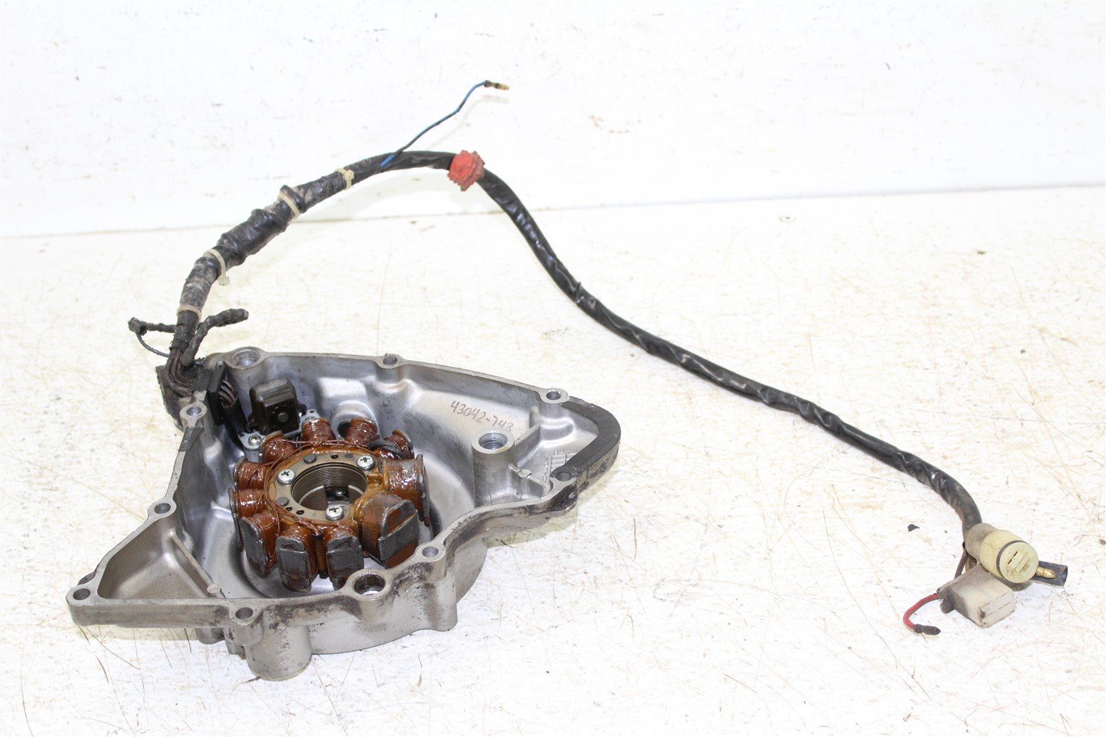 1987 Suzuki Quad Runner LT 230 Stator Magneto Generator Coil w/ Cover