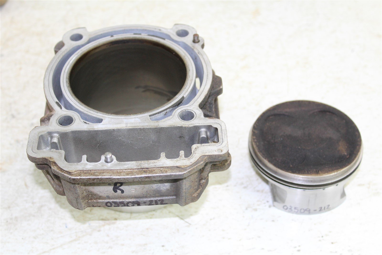 2006 Can Am Outlander 800 XT Engine Rear Cylinder Jug w/ Piston