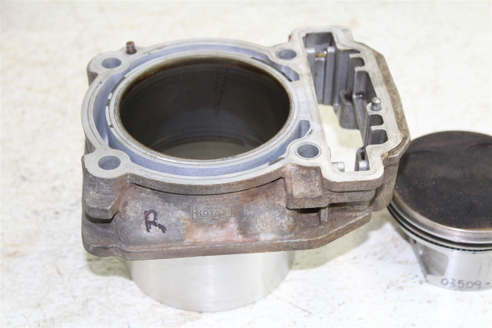 2006 Can Am Outlander 800 XT Engine Rear Cylinder Jug w/ Piston