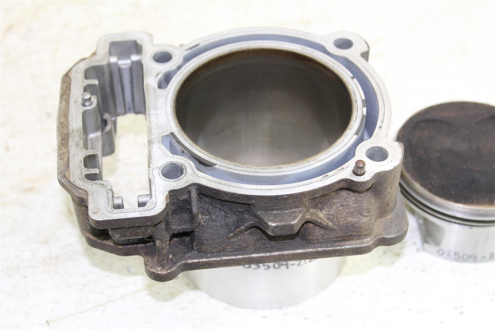 2006 Can Am Outlander 800 XT Engine Rear Cylinder Jug w/ Piston