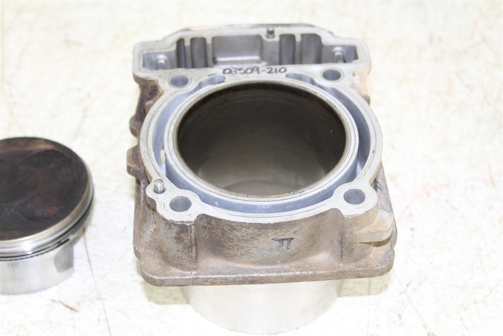 2006 Can Am Outlander 800 XT Engine Front Cylinder Jug w/ Piston
