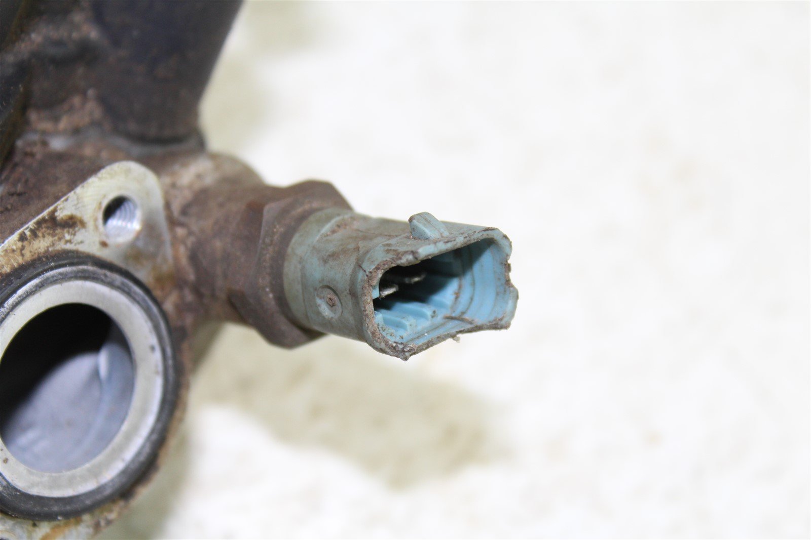 2006 Can Am Outlander 800 XT Rear Cylinder Head Valve Cover w/ Camshaft Rockers