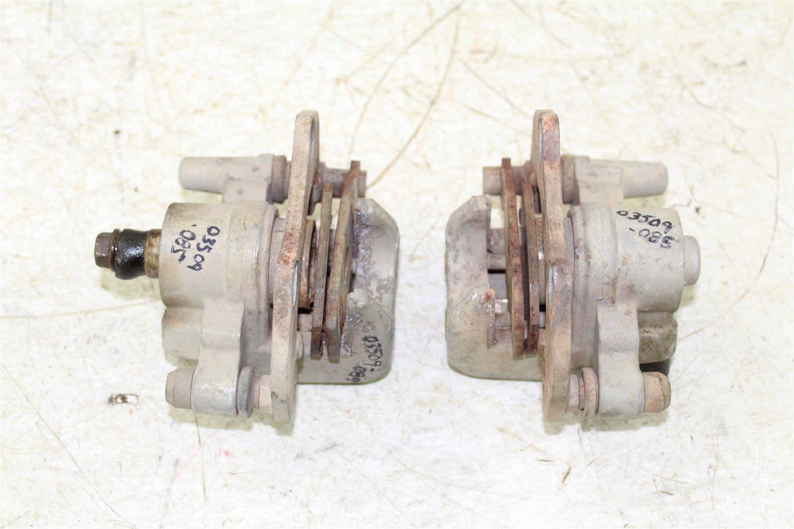 2006 Can Am Outlander 800 XT Front Brake Calipers Set Left Right