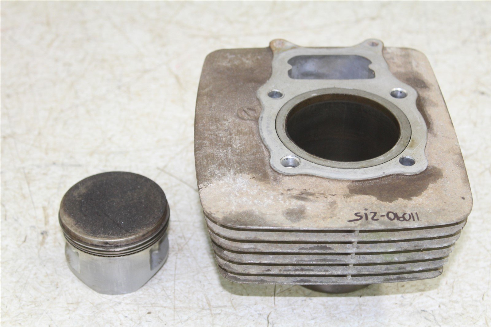 2001 Honda Recon 250 Engine Cylinder Jug w/ Piston