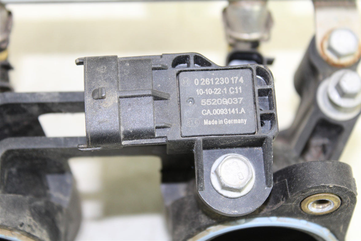 2011 Polaris Sportsman 850 Fuel Rail w/ Injectors Intake Manifold