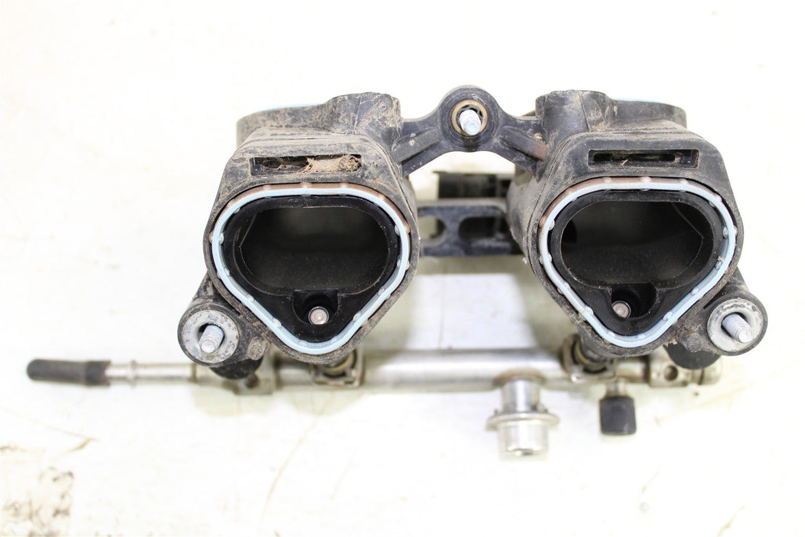 2011 Polaris Sportsman 850 Fuel Rail w/ Injectors Intake Manifold