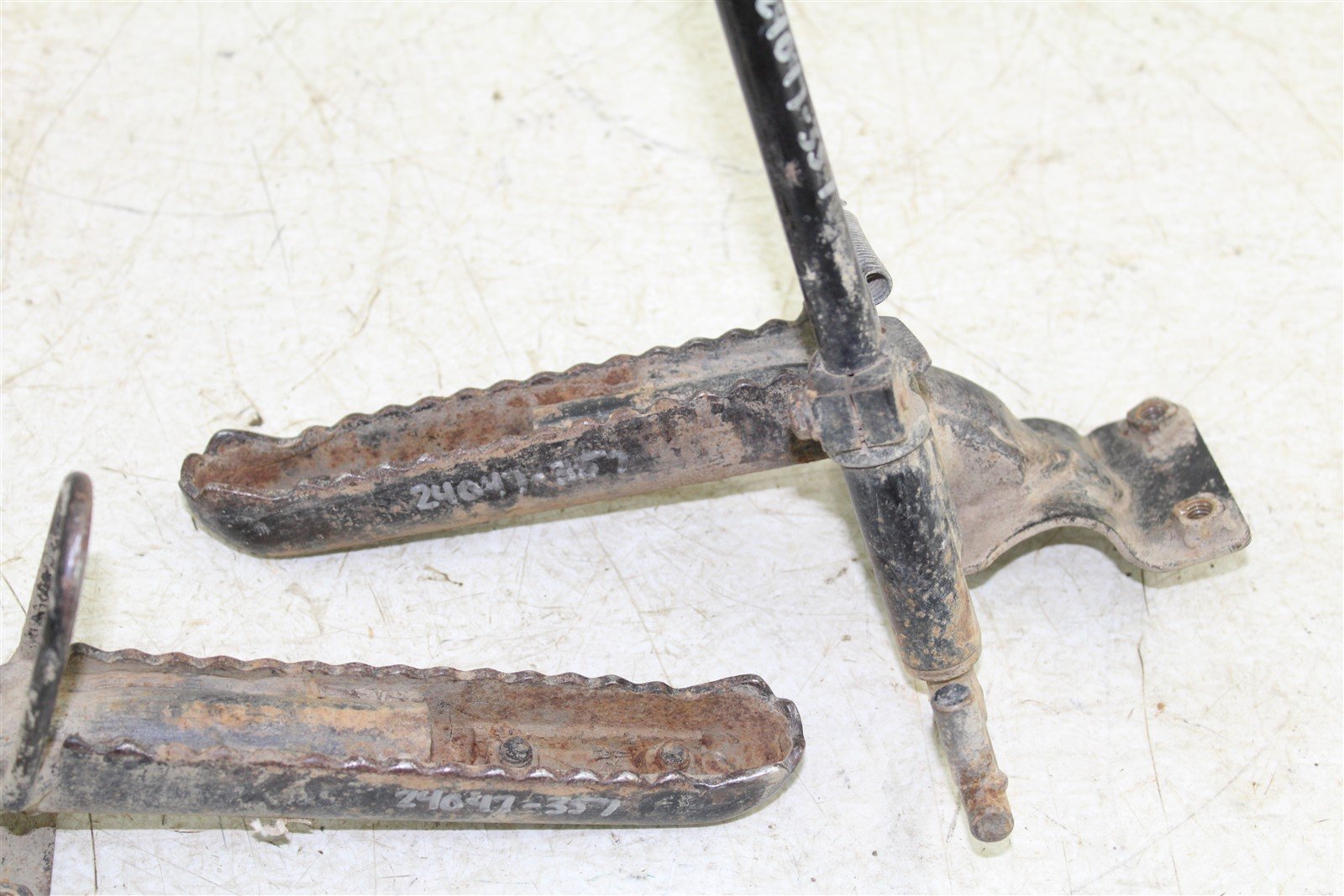 1990 Kawasaki Bayou 300 2x4 Foot Pegs Rests Set Left Right