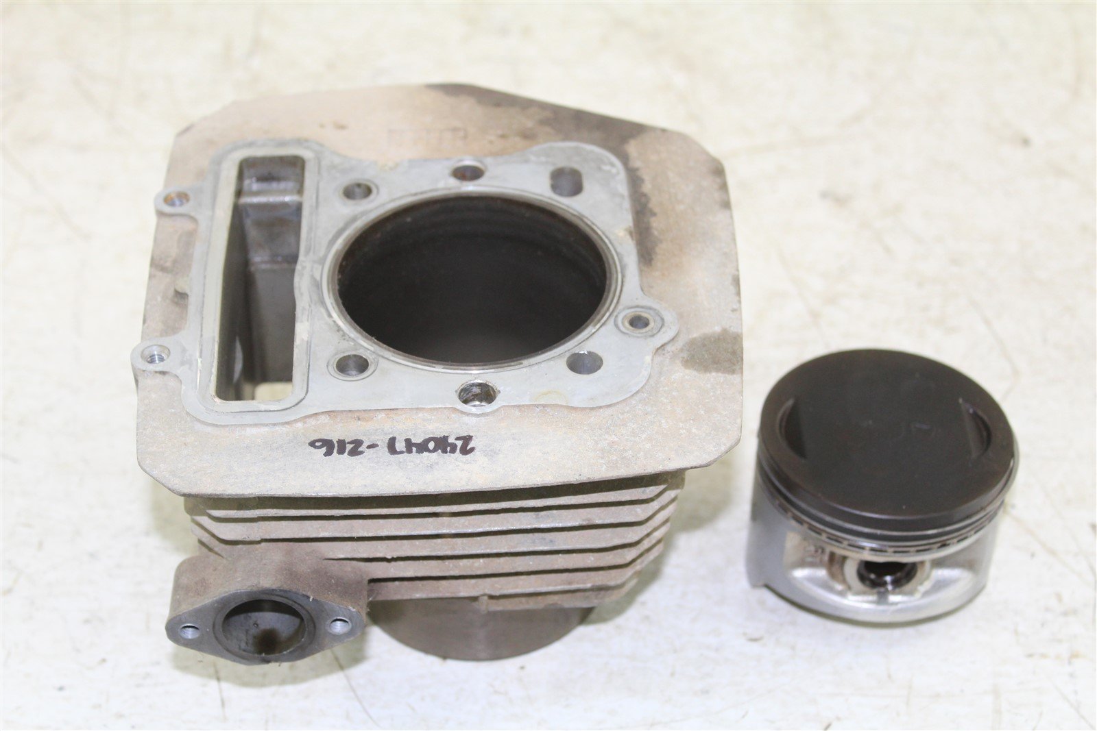 1990 Kawasaki Bayou 300 2x4 Engine Cylinder Jug w/ Piston