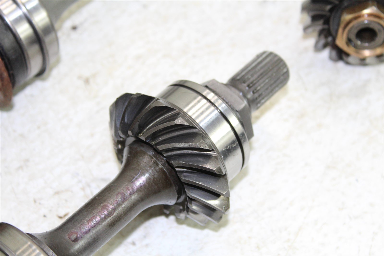 2001 Arctic Cat 400 4x4 Manual Middle Through Drive Shaft Assembly w/ Bevel Gear