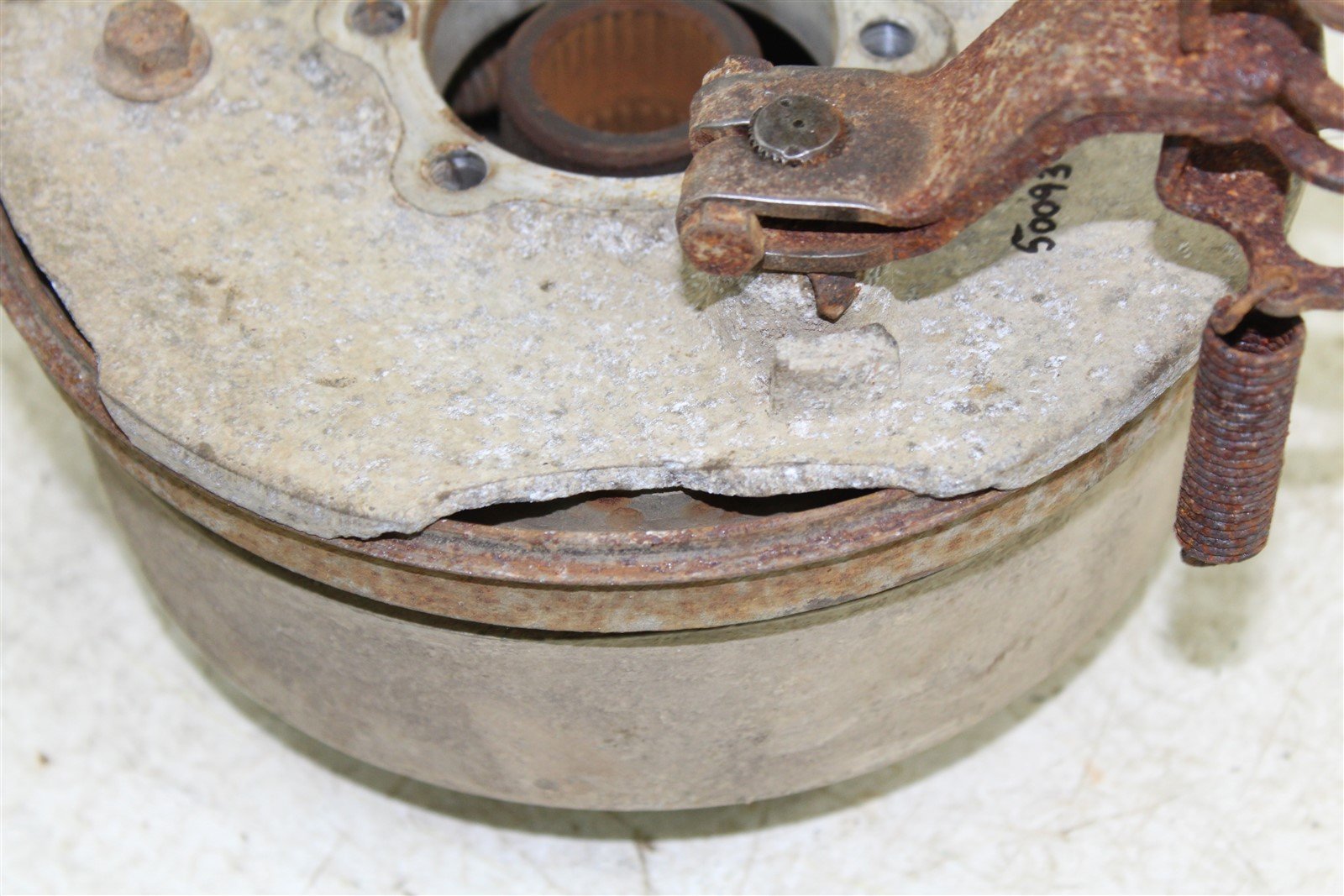 2000 Yamaha Grizzly 600 4x4 Rear Brake Drum Backing Plate Panel Hub
