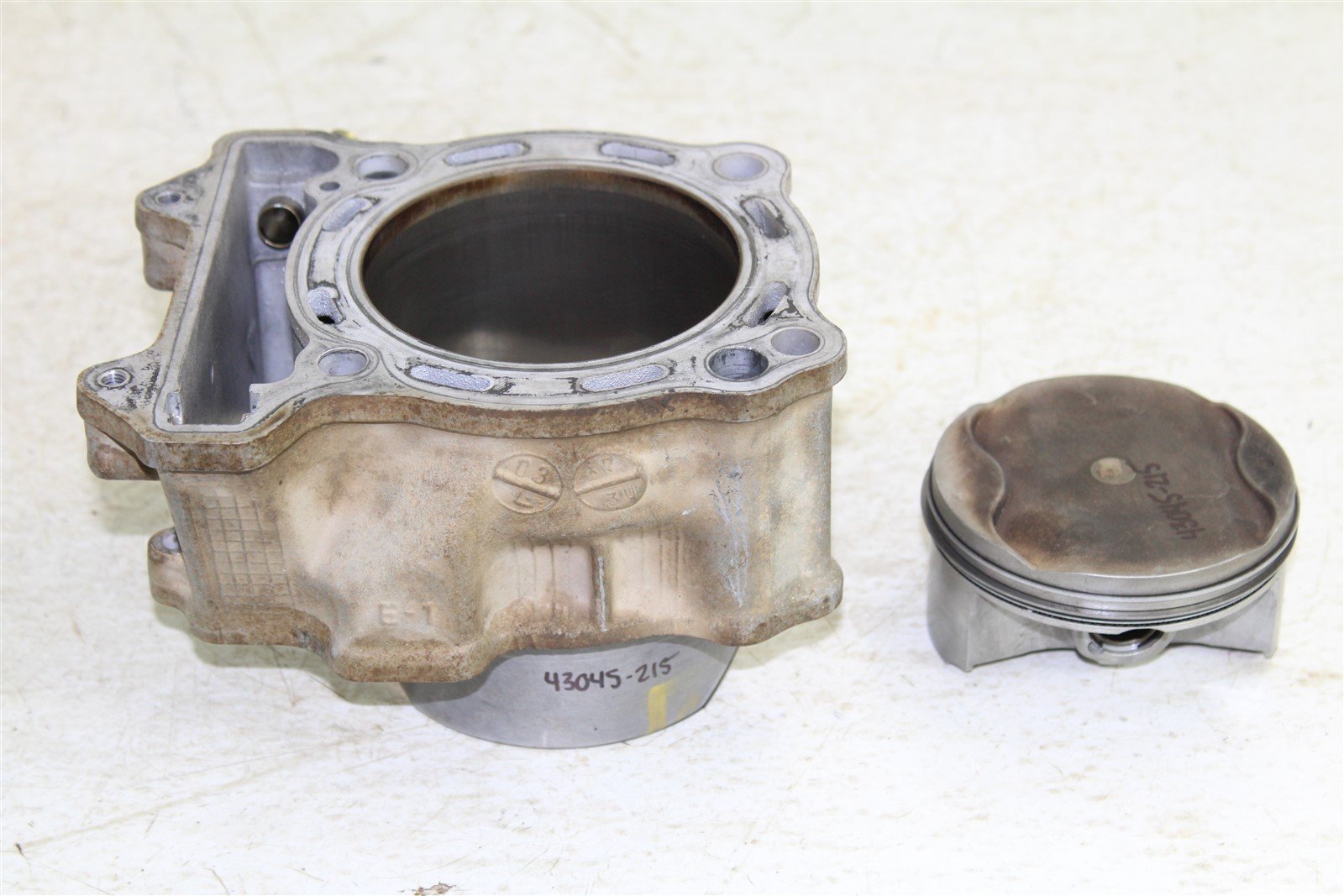 2004 Suzuki QuadSport LTZ 400 Engine Cylinder Jug w/ Piston