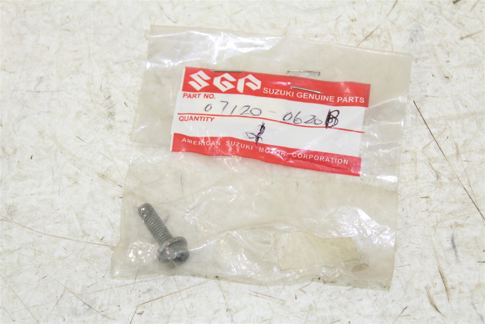 NOS Genuine Suzuki Bolt 07120-0620B NEW OEM QTY:1