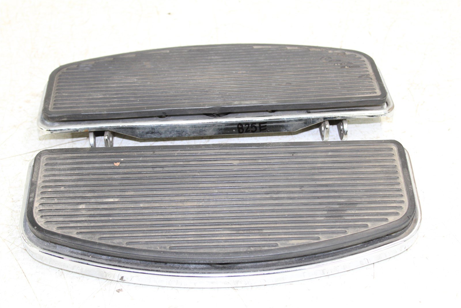 2013 Harley Davidson Road Glide Floor Boards Foot Pegs Rests Set