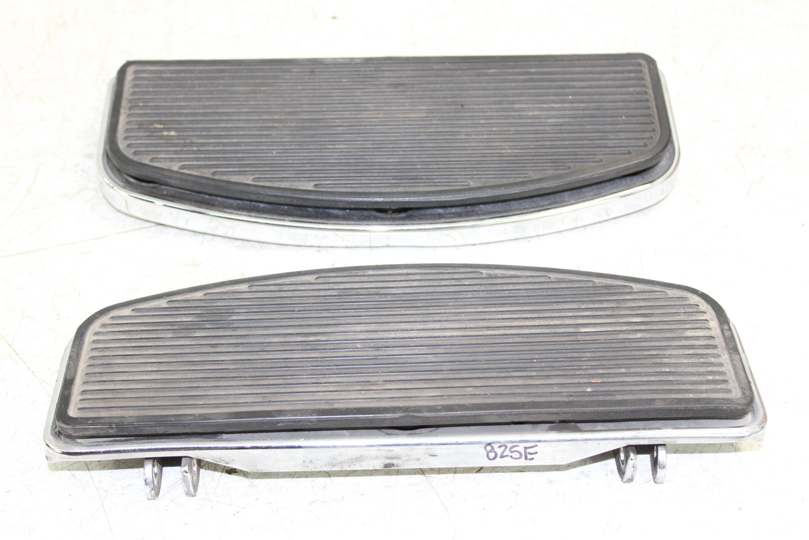 2013 Harley Davidson Road Glide Floor Boards Foot Pegs Rests Set