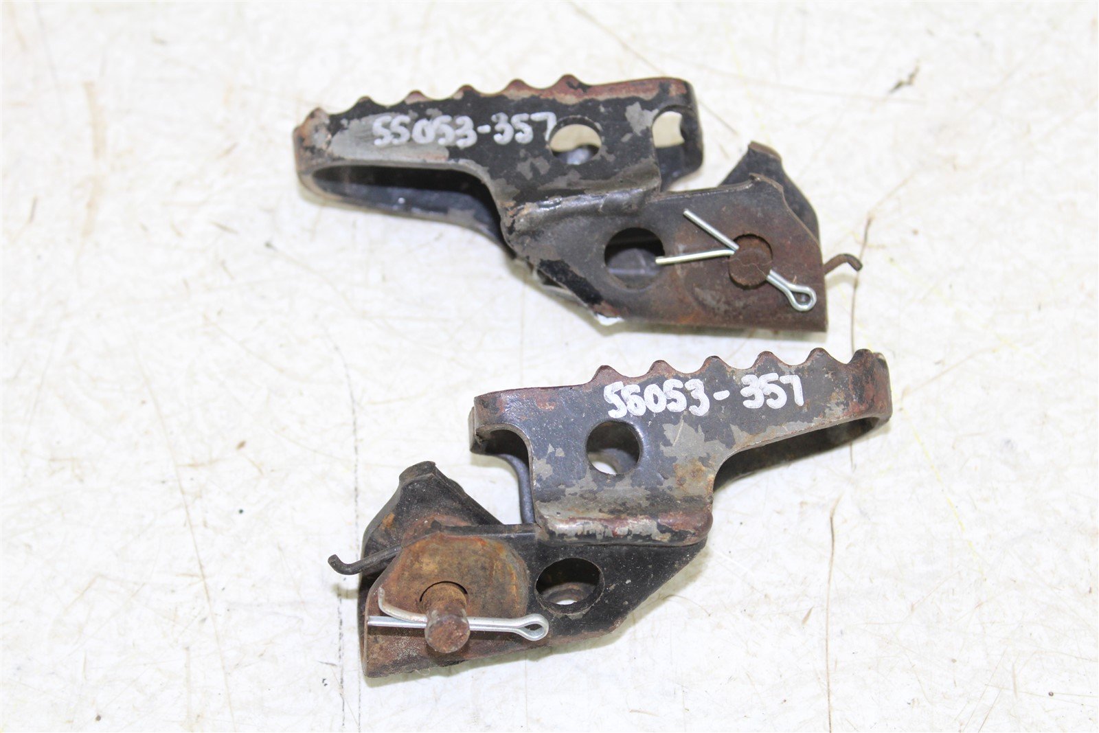 1995 Yamaha RT 180 Foot Pegs Rests Set Left Right