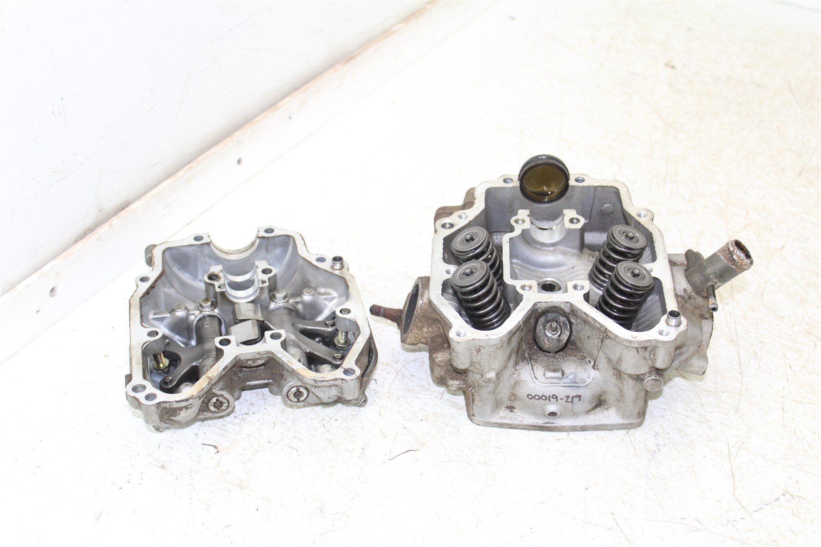 2004 Arctic Cat 650 V2 4x4 Rear Cylinder Head Valve Cover Rocker Arms