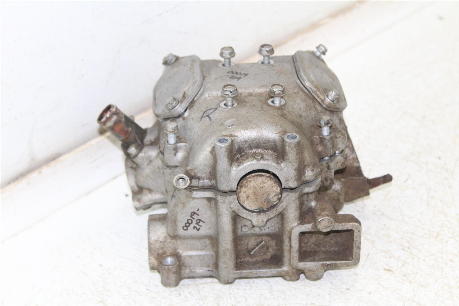 2004 Arctic Cat 650 V2 4x4 Rear Cylinder Head Valve Cover Rocker Arms