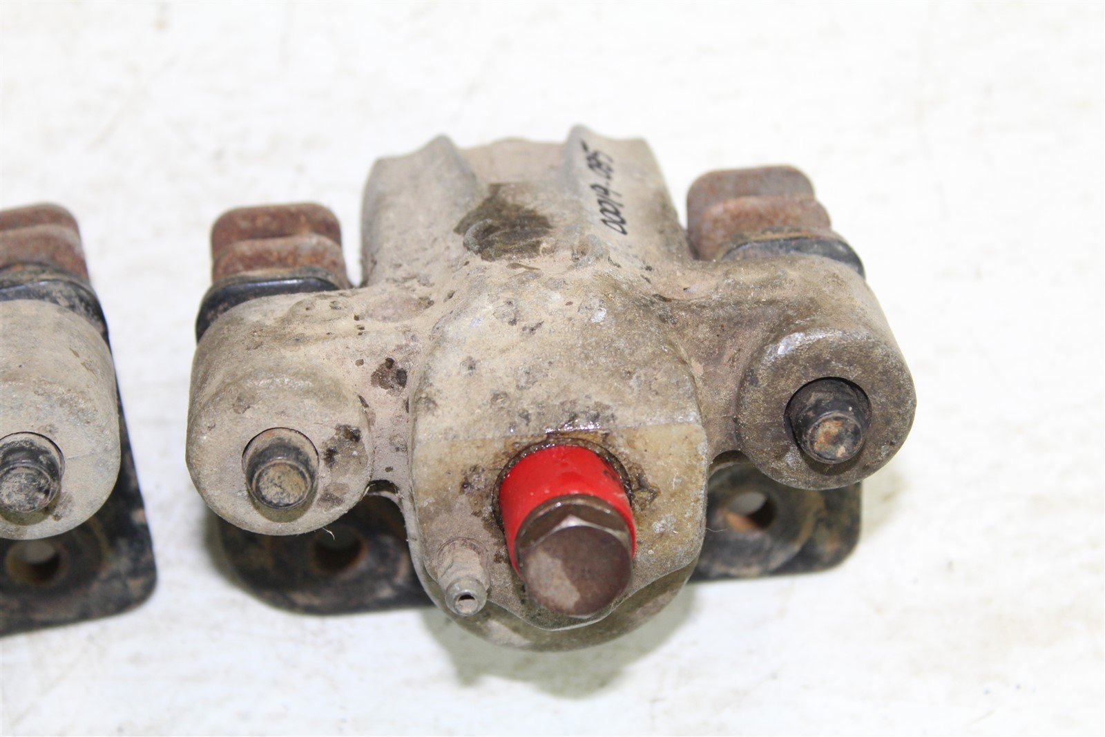 2004 Arctic Cat 650 V2 4x4 Front Brake Calipers Set Left Right