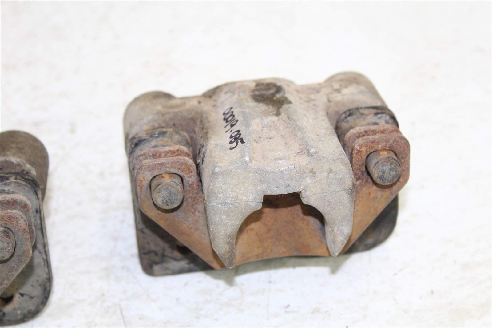 2004 Arctic Cat 650 V2 4x4 Front Brake Calipers Set Left Right