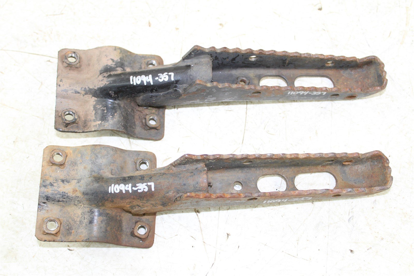 1991 Honda Fourtrax 300 4x4 Foot Pegs Rests Set Left Right