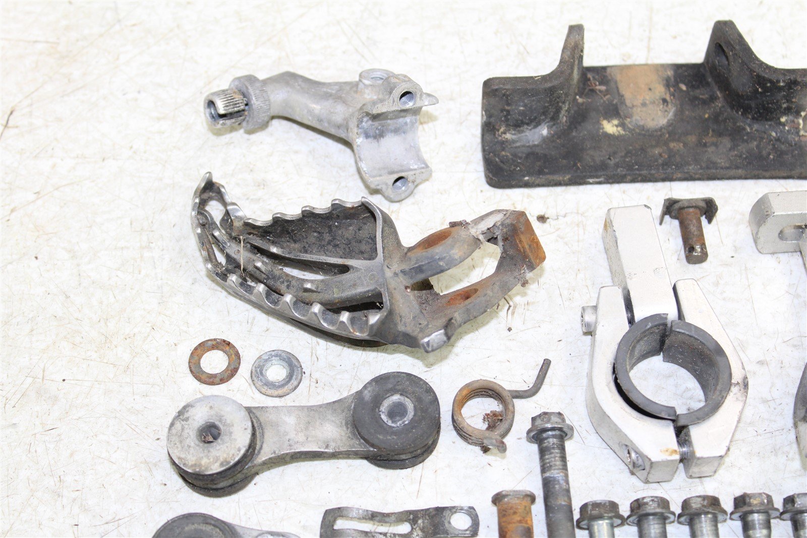 2002 Honda CR 250R Chassis Bolt Kit Hardware Mount Bracket Clamp Perch