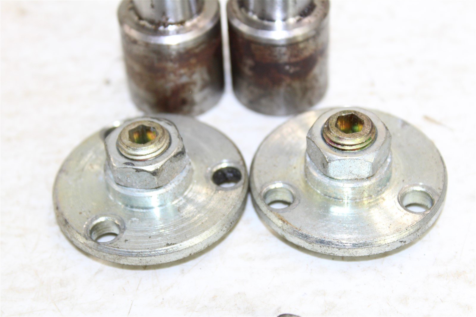 1990 Kawasaki Vulcan 750 Swingarm Shaft Pivot Bolts Swing Arm Boss Mounts