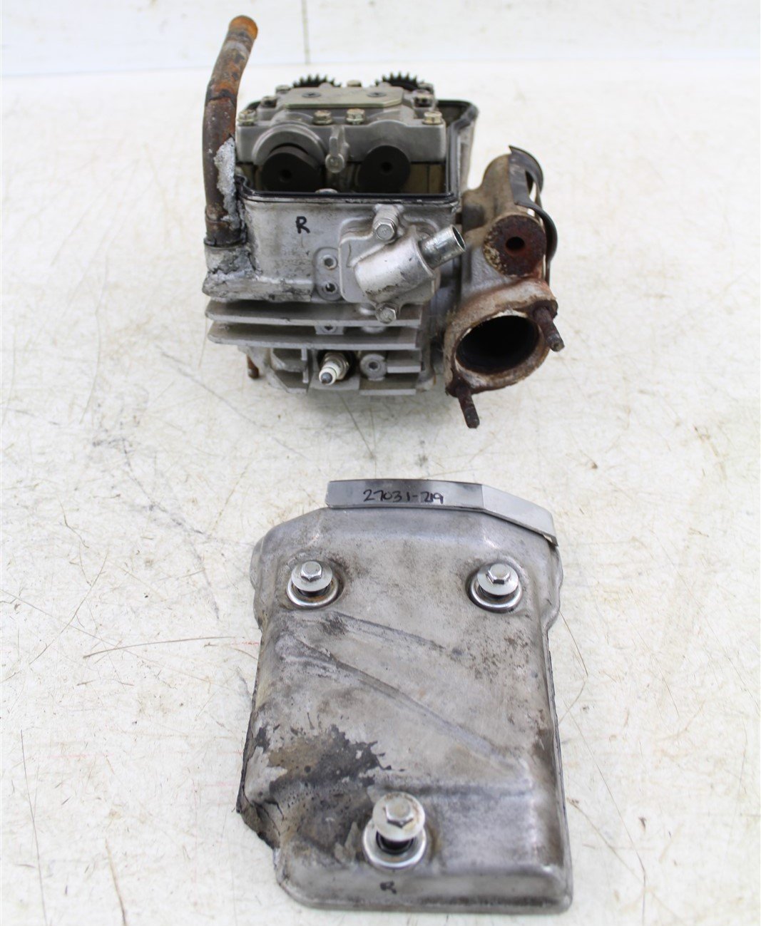 1990 Kawasaki Vulcan 750 Rear Cylinder Head w/ Camshafts Cams Valve Cover