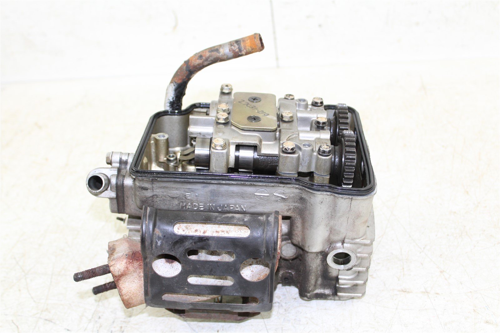 1990 Kawasaki Vulcan 750 Rear Cylinder Head w/ Camshafts Cams Valve Cover