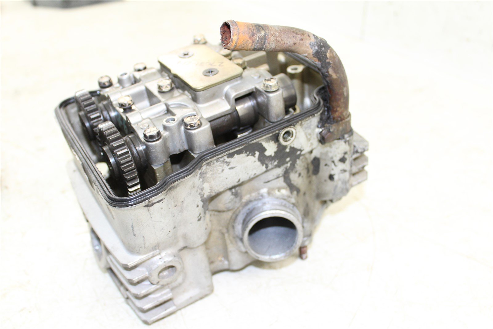 1990 Kawasaki Vulcan 750 Rear Cylinder Head w/ Camshafts Cams Valve Cover